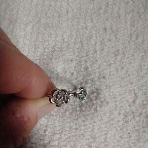 Silvertone floral flower 🌸🌹 crystal 🔮 ring